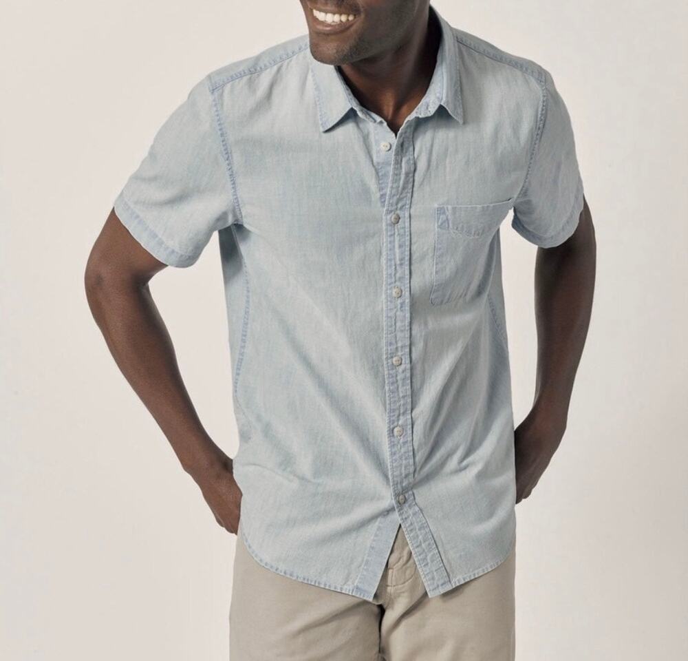 Buck Mason Mens Short Sleeve Button Down Shirt XS Light Wash Chambray